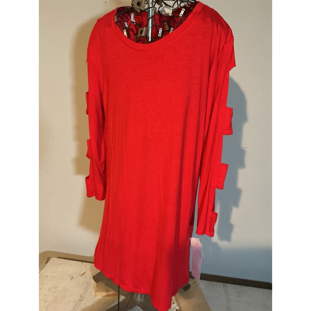 Camille & Co Womens Red Ladder Cutout Sleeve Top Crew Neck MRSU3413 Size M NWT